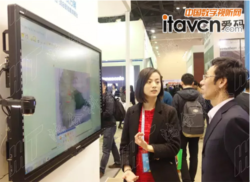 大尺寸交互平板+高清展臺(tái)組合引人矚目