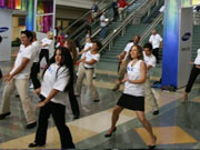 熱力四射的NEC工作人員